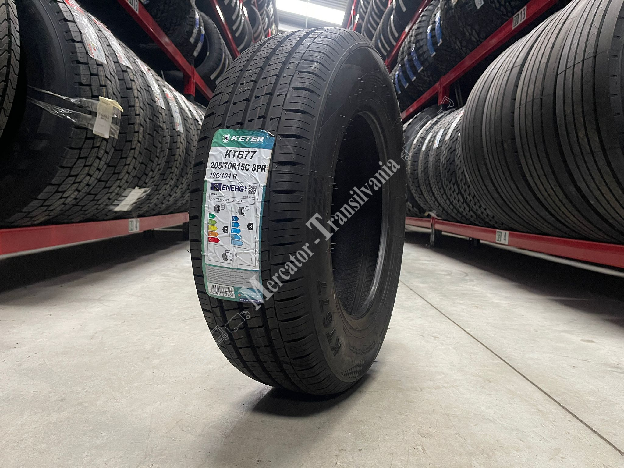 (NOUA) Keter KT677 205/70R15C