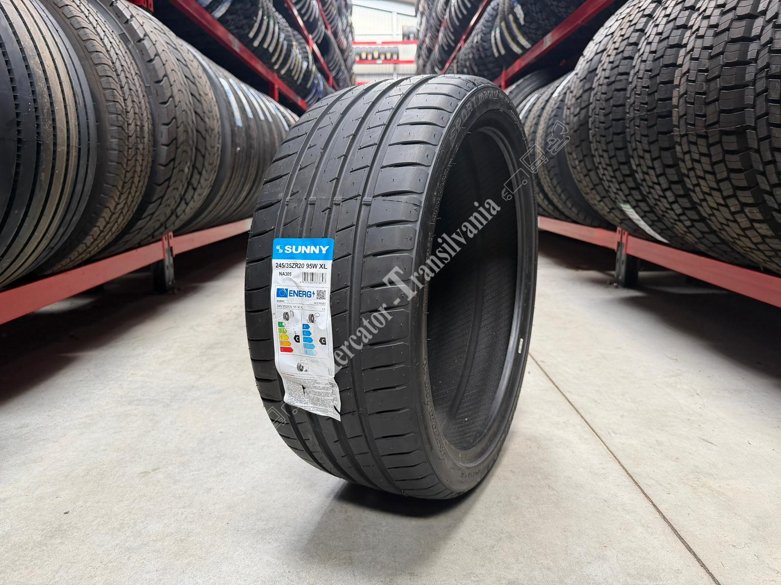 (NOUA) Sunny NA305 245/35R20-