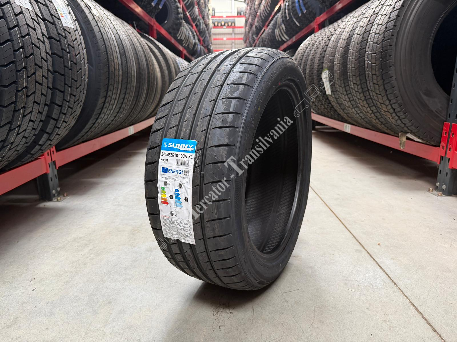 (NOUA) Sunny NA305 245/45R18-