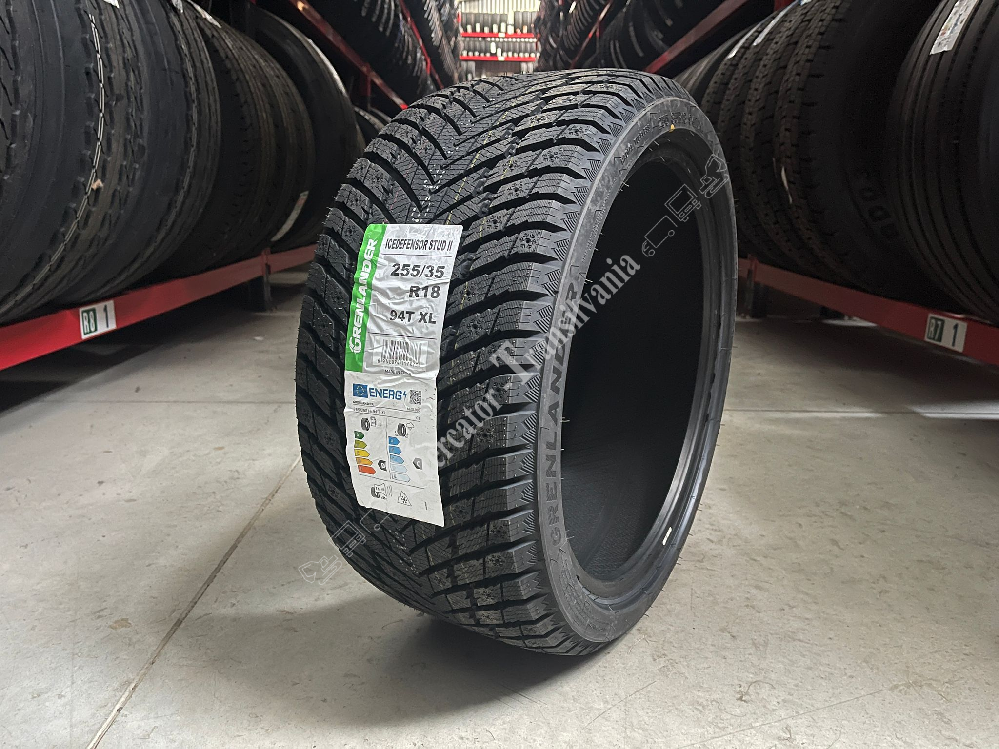 (NOUA) Grenlander IceDefensor Stud II 255/35R18-