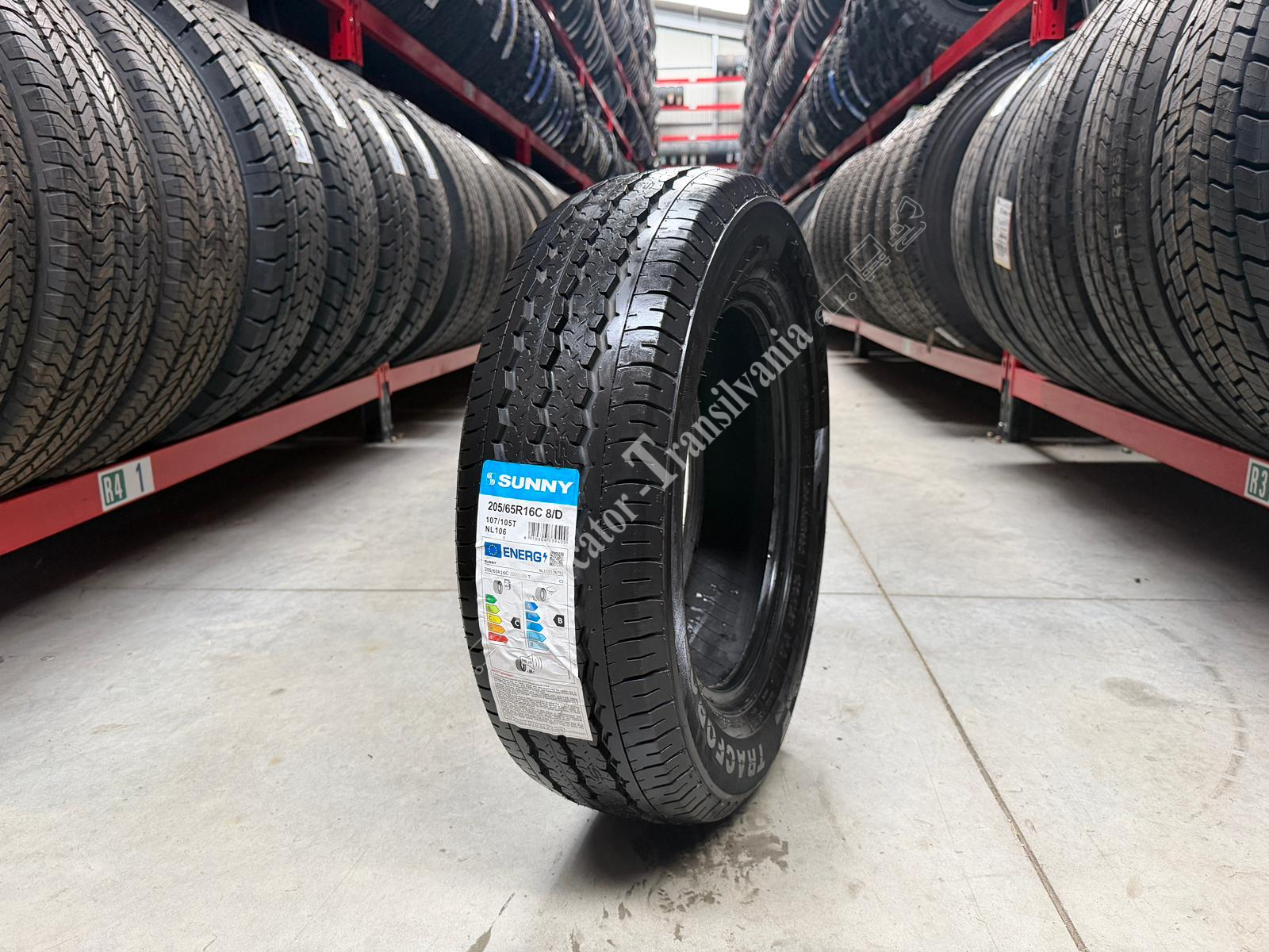 (NOUA) Sunny Tracforce NL106 205/65R16C