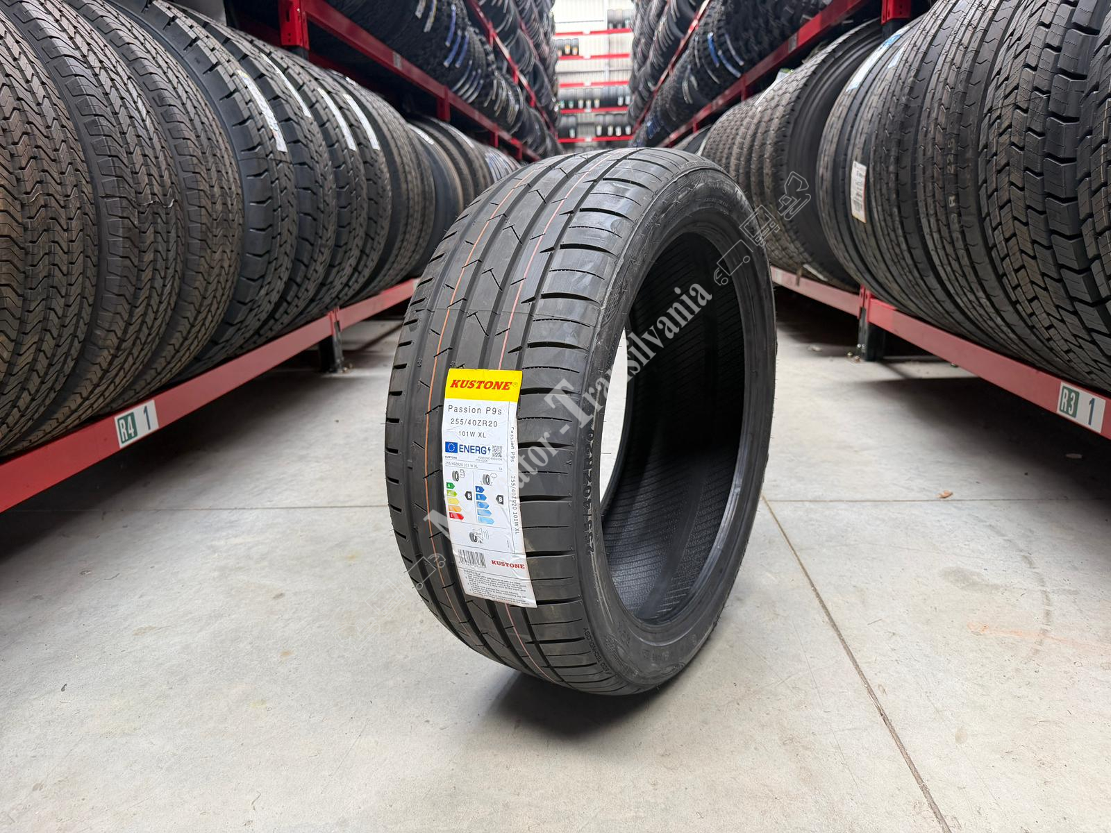 (NOUA) Kustone Passion P9S 255/40R20-