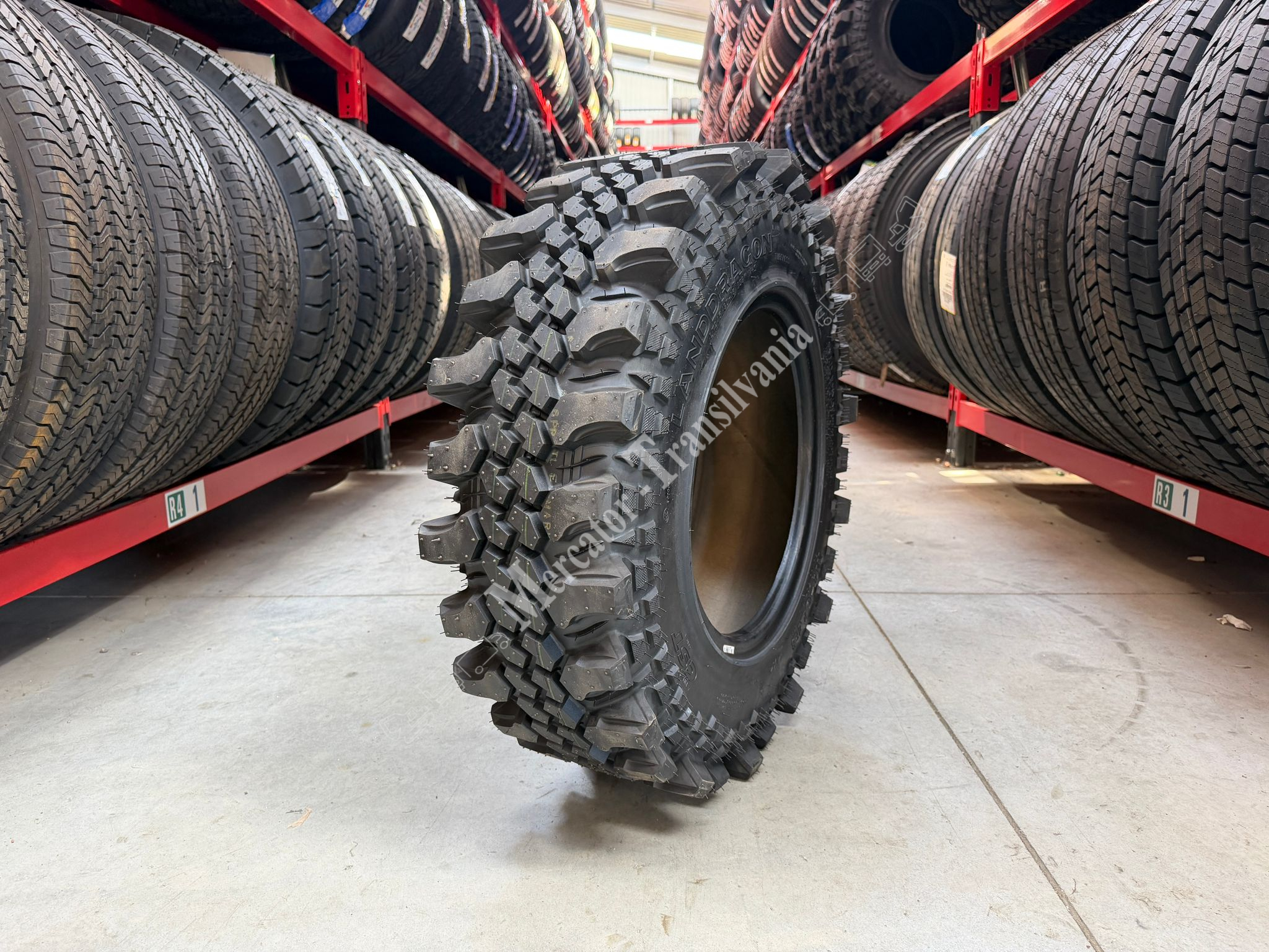 (NOUA) CST CL18 ( by Maxxis) 31X10.50R16-
