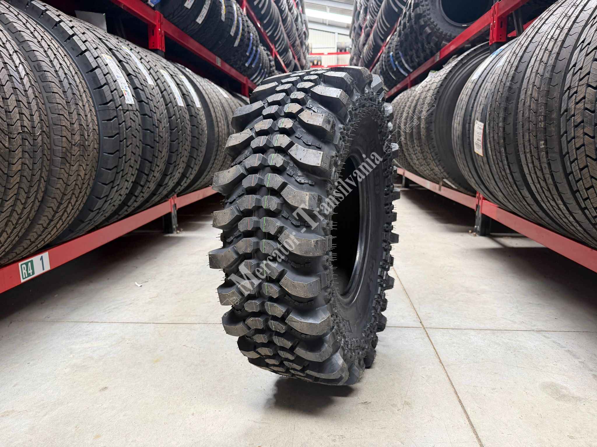 (NOUA) CST CL98 Mud King (Model Simex Extrem) 33X10.50R15-