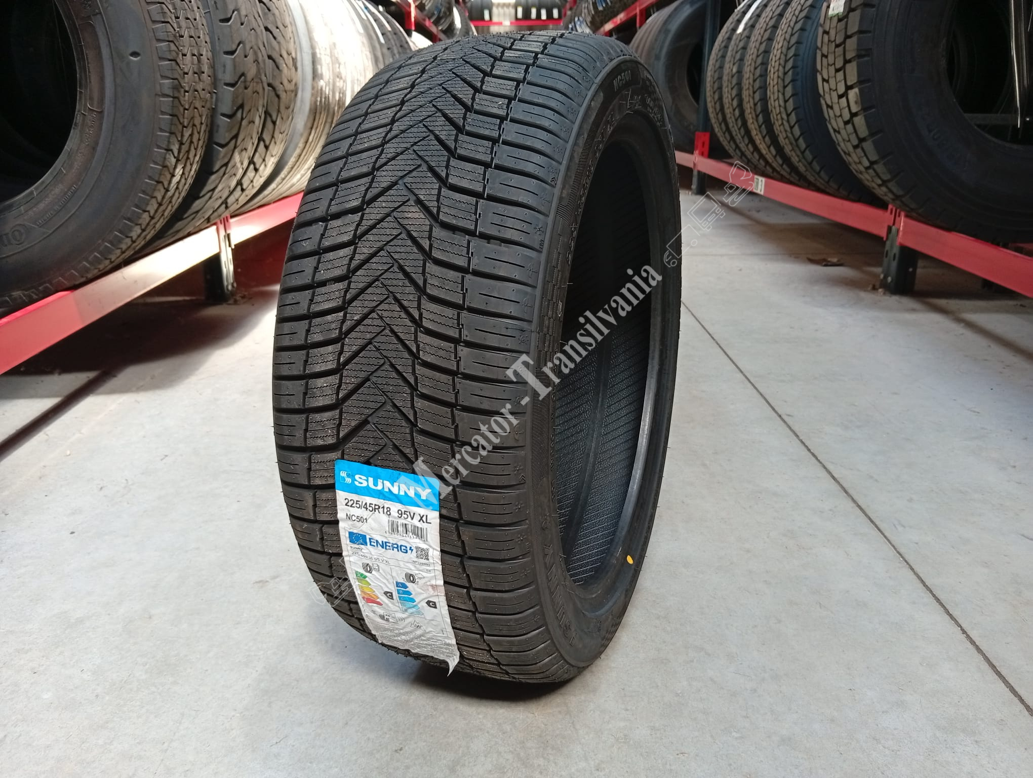(NOUA) Sunny NC501 225/45R18-